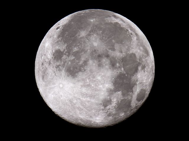 NASA разработает стандарт времени для Луны
