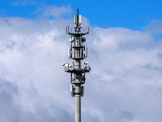 The Ministry of Communications will oblige mobile operators to provide antennas in the north with generators by the end of June