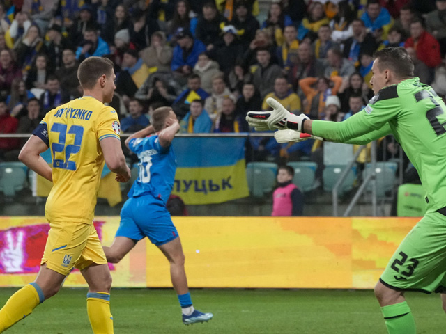 Самый красивы гол стыковых матчей забил Альберт Гудмундссон в ворота украинцев