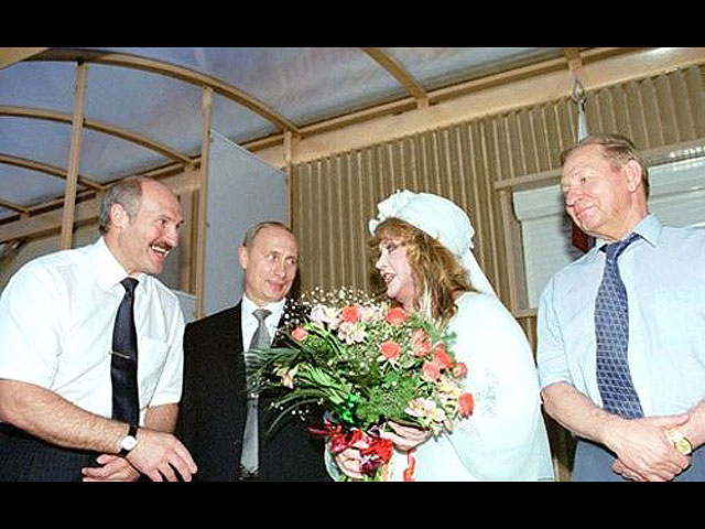 C президентами России, Белоруссии и Украины на международном фестивале «Славянский базар», 2001