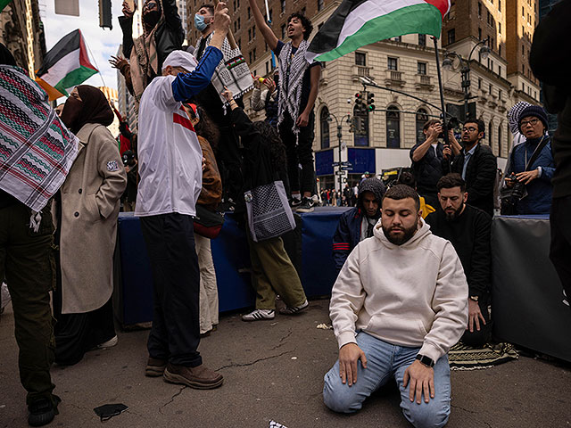Новые формы антиизраильского протеста в Нью-Йорке. Фоторепортаж