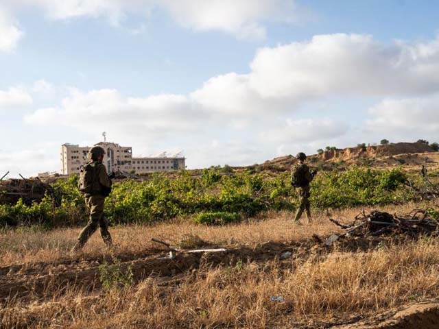 ВВС и ВМС ЦАХАЛа атакуют террористические объекты на юге и в центре сектора Газы
