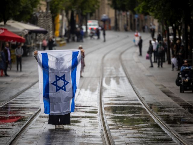 День памяти жертв Холокоста: в Израиле прозвучала траурная сирена