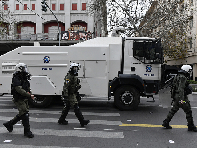 Возле "израильского отеля" в Афинах вспыхнули беспорядки