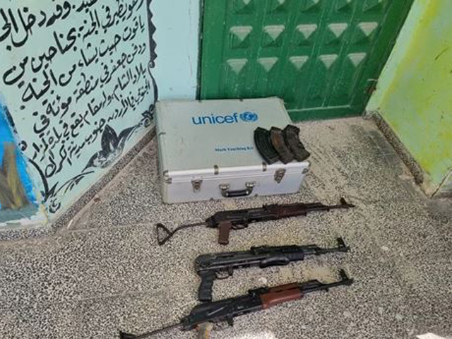 Бойцы ЦАХАЛа нашли оружие в одной из школ района Зайтун, к югу от города Газа