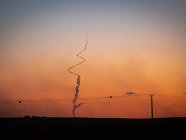 Сигнал тревоги прозвучал в кибуцах на границе с Газой. Две ракеты упали в секторе Газы