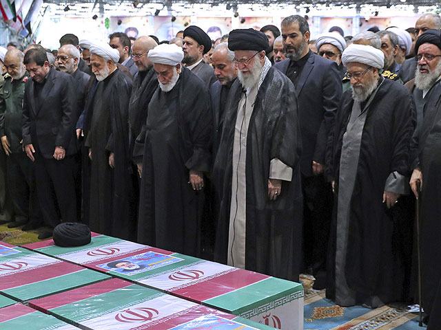 Похороны Раиси. Фоторепортаж из Тегерана