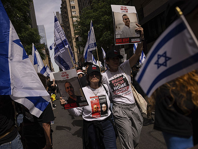 Israel Day парад в Нью-Йорке под лозунгом "Bring them home now". Фоторепортаж