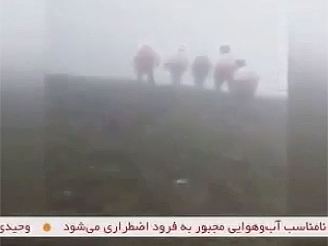 На месте крушения вертолета президента Ирана плохие погодные условия, о судьбе Раиси неизвестно