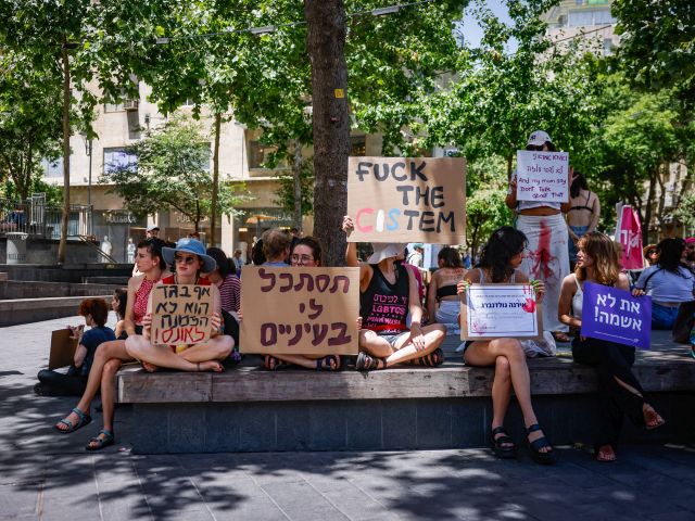 "Марш шлюх" в Иерусалиме: за права женщин и против войны. Фоторепортаж