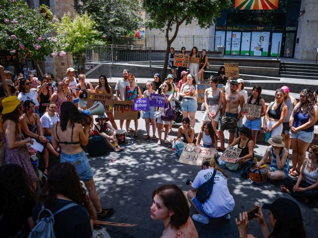 "Марш шлюх" в Иерусалиме: за права женщин и против войны. Фоторепортаж