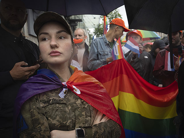 "Вместе к равенству и победе": марш в Киеве. Фоторепортаж