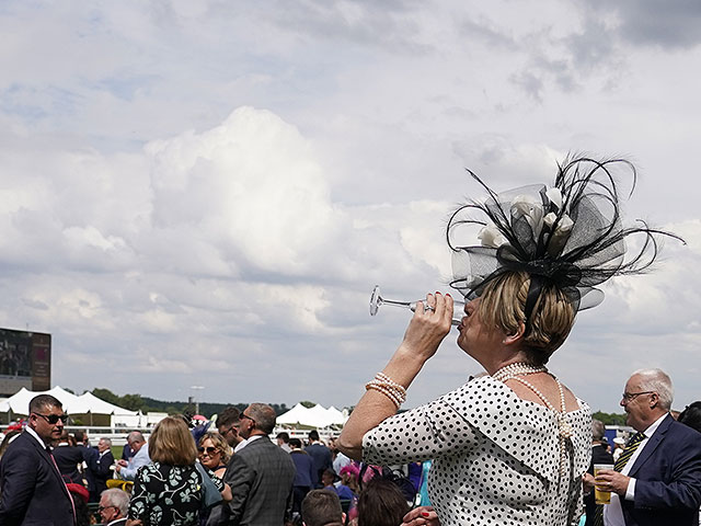 Скачки Royal Ascot: лучшие шляпки королевства. Фоторепортаж