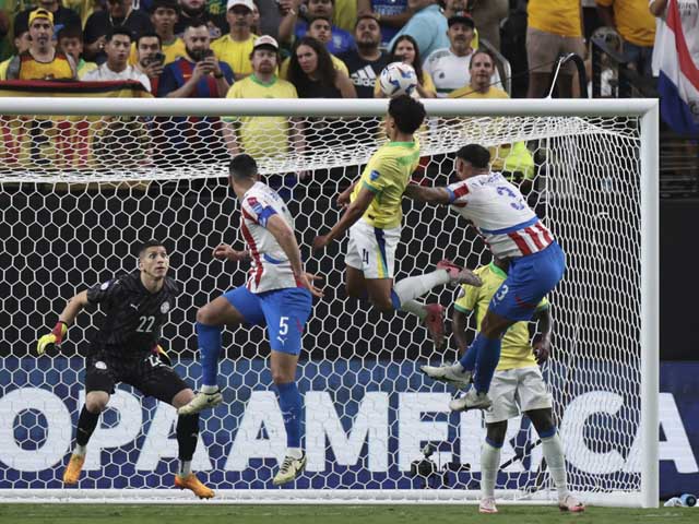 Бразильцы разгромили сборную Парагвая