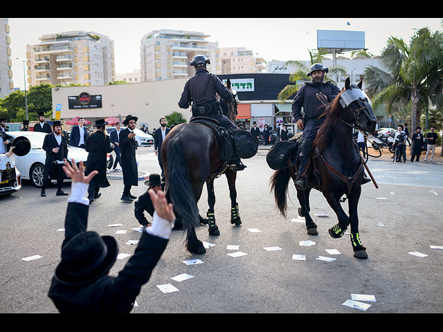 Протест харедим в Тель а-Шомере против призыва в ЦАХАЛ. Фоторепортаж