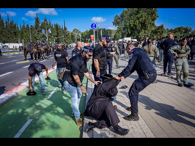 Протест харедим в Тель а-Шомере против призыва в ЦАХАЛ. Фоторепортаж