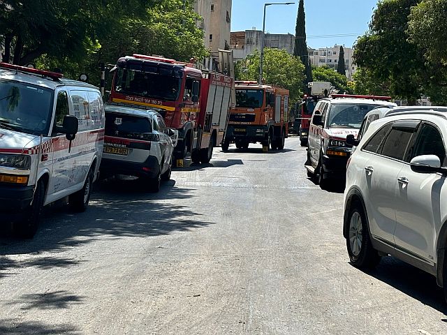 В Модиин-Илите двое мужчин застряли в выгребной яме, один из них погиб
