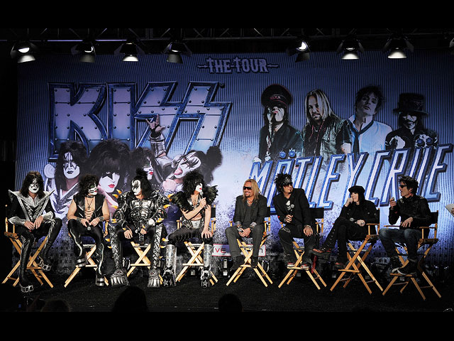 Группы KISS и Motley Crue, 2012 год