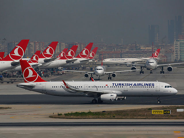 Turkish Airlines pilot dies at the controls during a flight