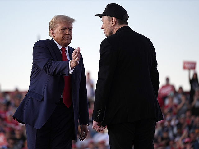 Илон Маск на предвыборном митинге Дональда Трама. Фоторепортаж