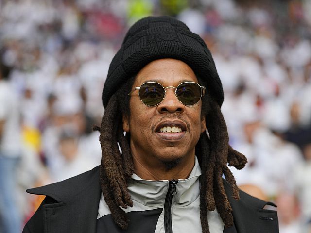 В США против рэпера Jay-Z подан иск, в котором утверждается, что он изнасиловал несовершеннолетнюю