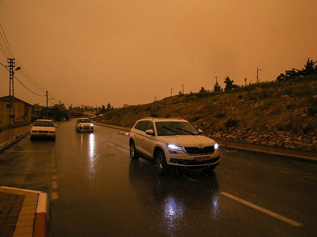 Пыльная буря в Негеве: в Израиль сдувает песок из Египта