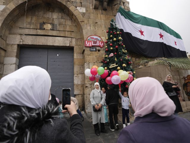 Издание "Исламского государства": нельзя поздравлять христиан и евреев с праздниками