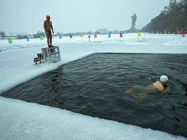 Русский обычай на берегах Сунгари. Фоторепортаж о «моржах» из Харбина