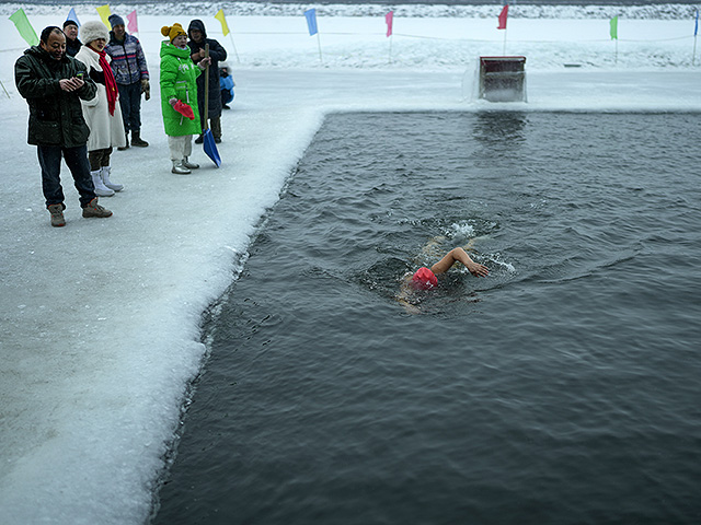 Русский обычай на берегах Сунгари. Фоторепортаж о «моржах» из Харбина