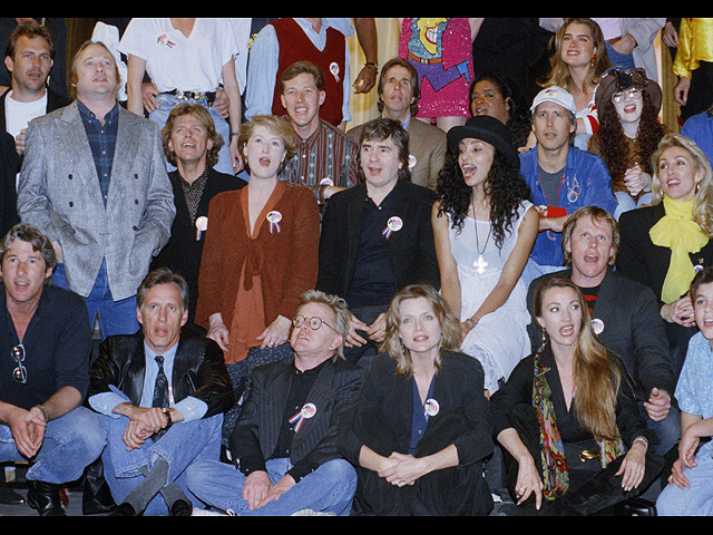 Кевин Костнер (верхний левый угол), 1999 год