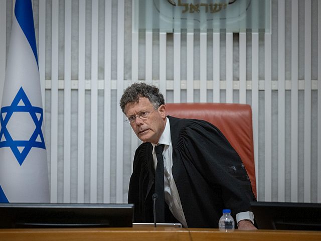 Левин попросил Ицхака Амита временно "заморозить" выдвижение своей кандидатуры на пост главы БАГАЦ