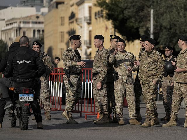 Times: глава военной разведки на юге Ливана передал секретные сведения "Хизбалле"
