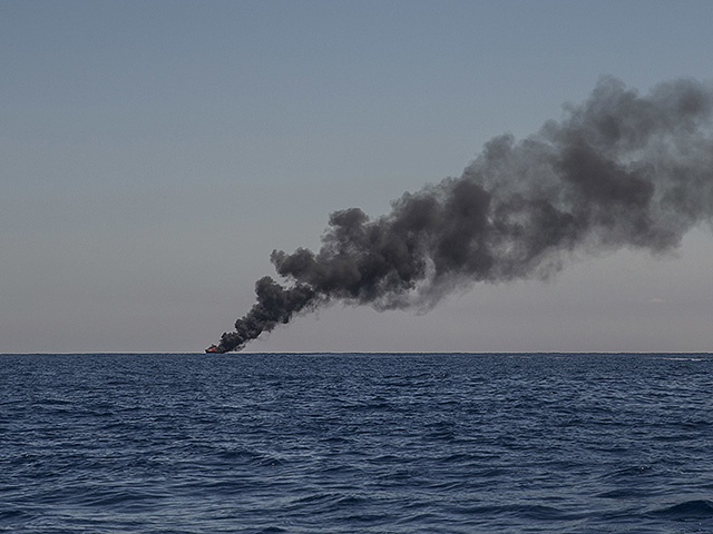 Explosion and fire on board the ship in the Red Sea, the crew escaped