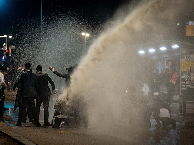 "Умрем, но не призовемся": акции протеста харедим в Израиле. Фоторепортаж