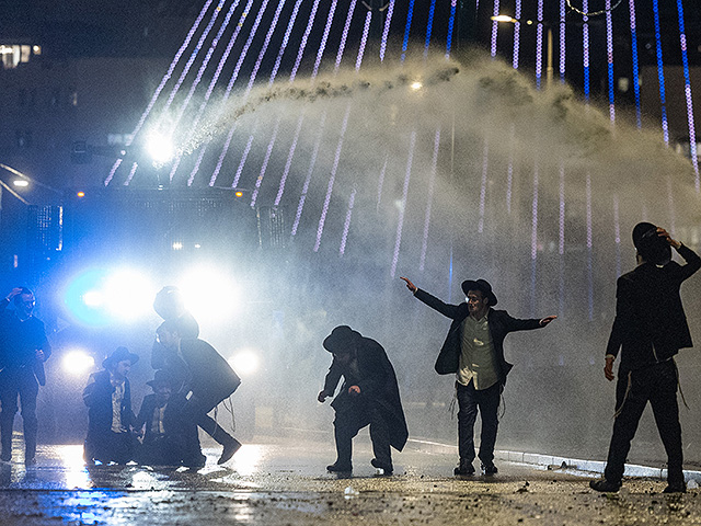 "Умрем, но не призовемся": акции протеста харедим в Израиле. Фоторепортаж