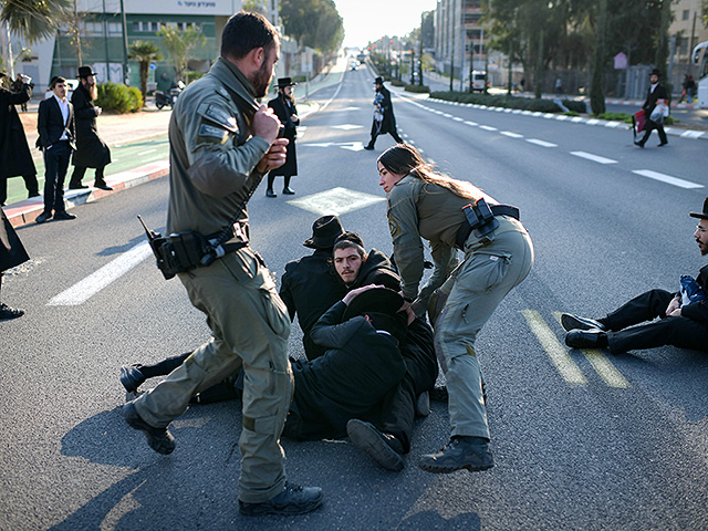 "Умрем, но не призовемся": акции протеста харедим в Израиле. Фоторепортаж
