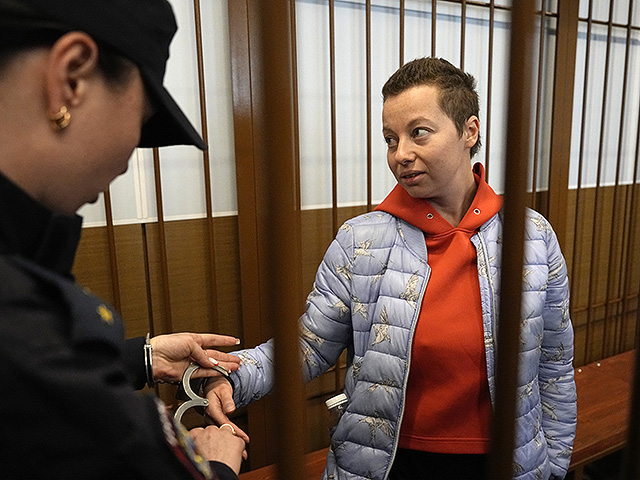 В РФ режиссера Евгению Беркович этапируют в колонию