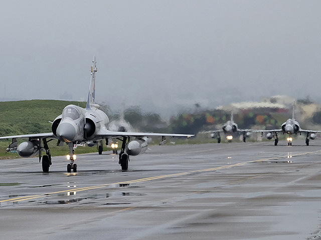 Французские истребители Mirage-2000 прибыли в Украину