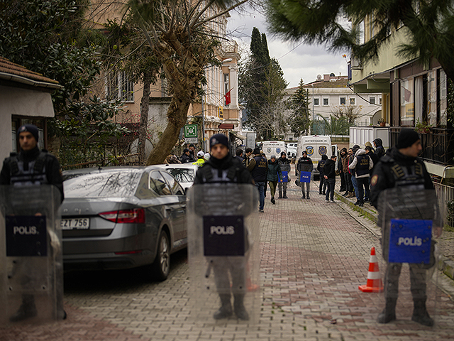 The City Hall of Istanbul held the arrests of opposition activists