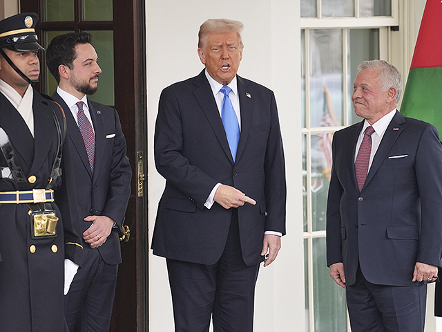 Белый дом: Трамп попросил Абдаллу II объяснить региону последствия невозвращения "всех заложников"