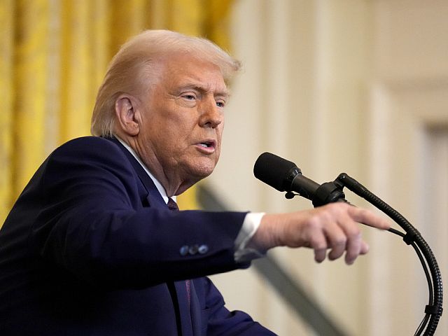 Трамп анонсировал переговоры представителей США, РФ и Украины в Германии и Саудовской Аравии