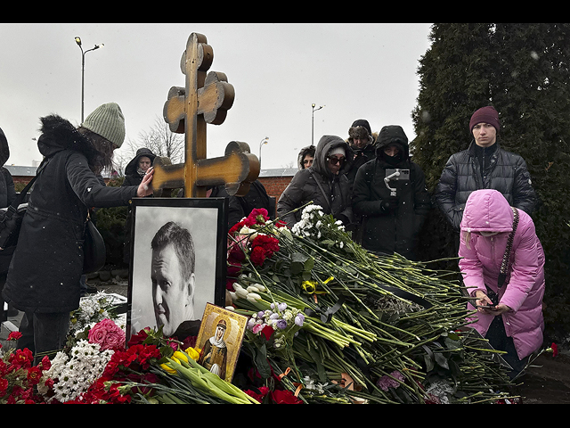 Годовщина убийства Навального: памятные мероприятия в России. Фоторепортаж
