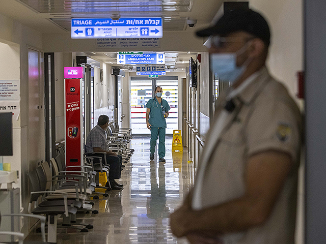 Из Шуафата в больницу доставили маленького ребенка в критическом состоянии