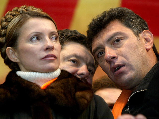 С Юлией Тимошенко и Петром Порошенко, 2004 год