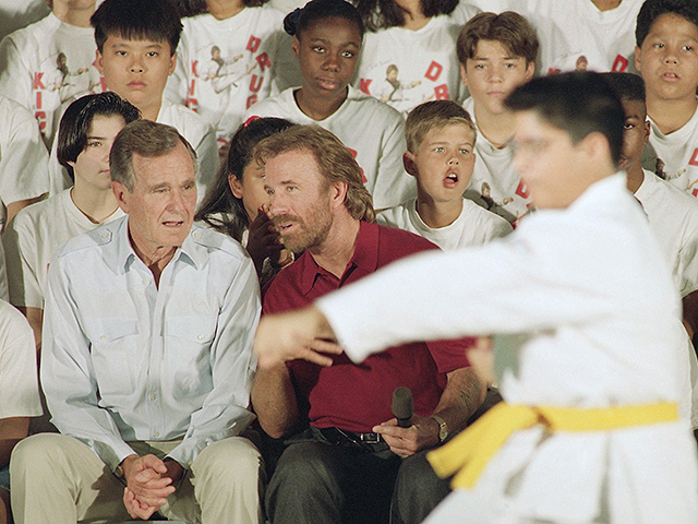 С Президентом Джоржем Бушем, 1992 год