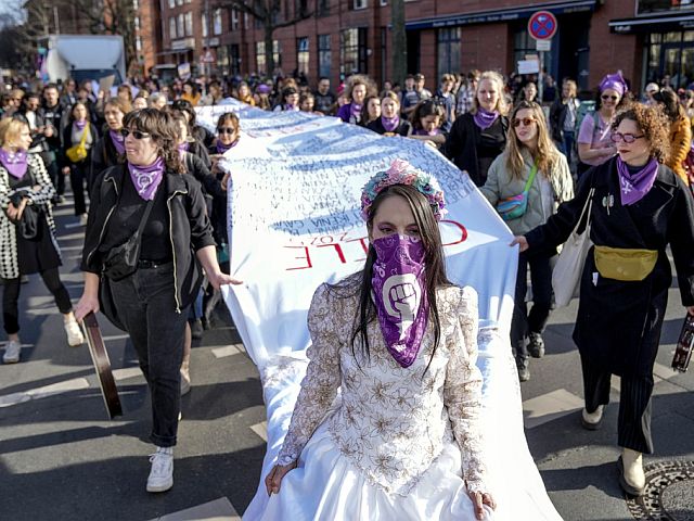 Марш в Берлине 8 марта: против насилия в отношении женщин. Фоторепортаж