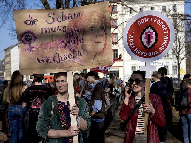 Марш в Берлине 8 марта: против насилия в отношении женщин. Фоторепортаж