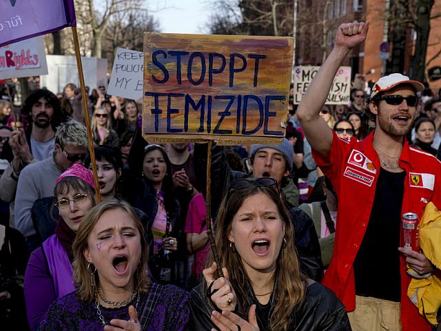 Марш в Берлине 8 марта: против насилия в отношении женщин. Фоторепортаж