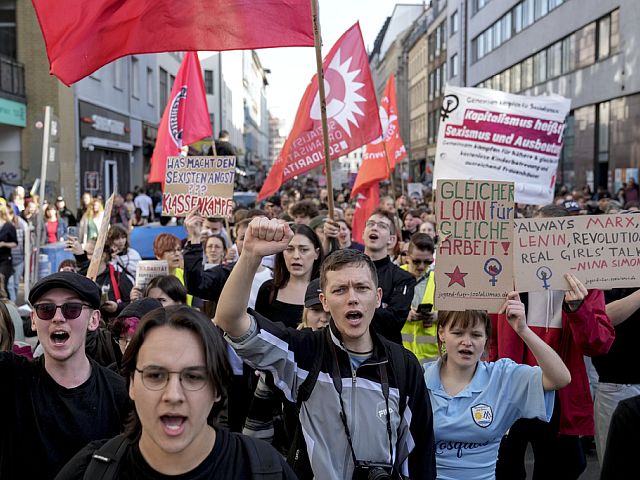 Марш в Берлине 8 марта: против насилия в отношении женщин. Фоторепортаж