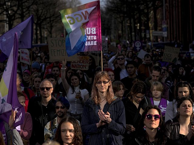 Марш в Берлине 8 марта: против насилия в отношении женщин. Фоторепортаж